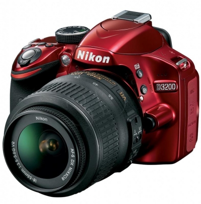 APARAT NIKON D3200kit + 18-55M f/3,5–5,6G VR CZERW.