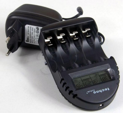 ŁADOWARKA MIKROPROCESOROWA TECHNOLINE BC-250